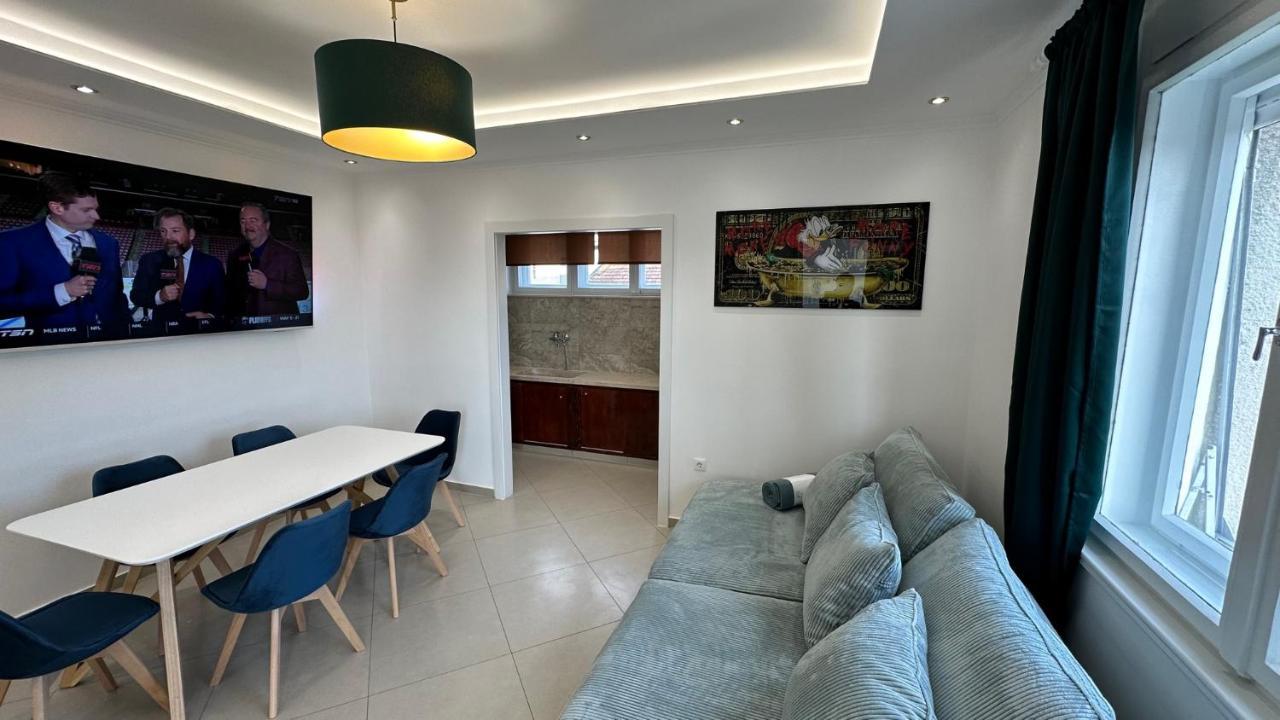 Iris Oasis Apartment Split Exterior photo